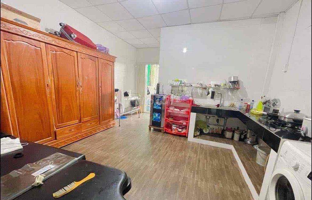 Chính chủ xả lỗ nhà mặt tiền Khóm 2 Phường 1 Giá Rai 235.5m2 mới 100%