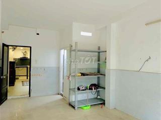 Cho thuê nhà nguyên căn 2 tầng 70m2 - 2 mặt tiền ngay chợ Bà Chiểu