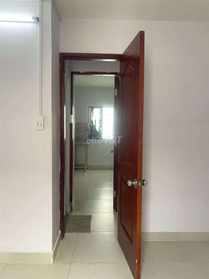 Nhà hẻm nhựa xe hơi Phạm Văn Chiêu dt 3.5x8m 1 lầu 3pn có máy lạnh NT 