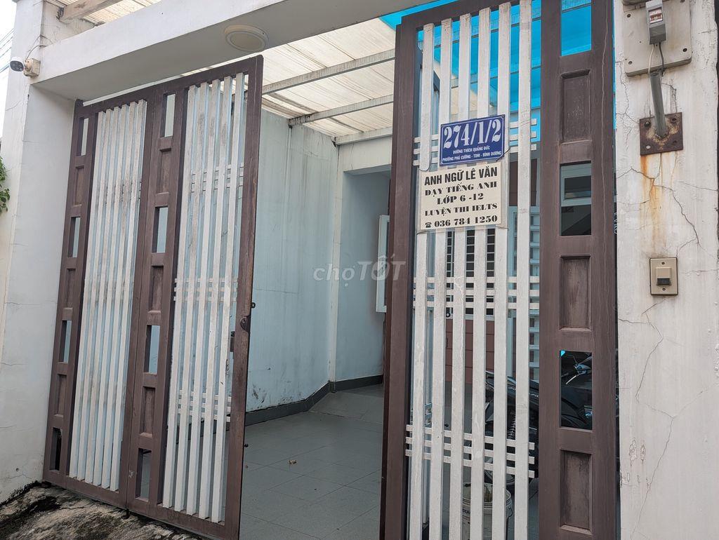 Cần bán nhà 1 trệt 1 lầu, sân rộng, khu trung tâm Thủ Dầu Một