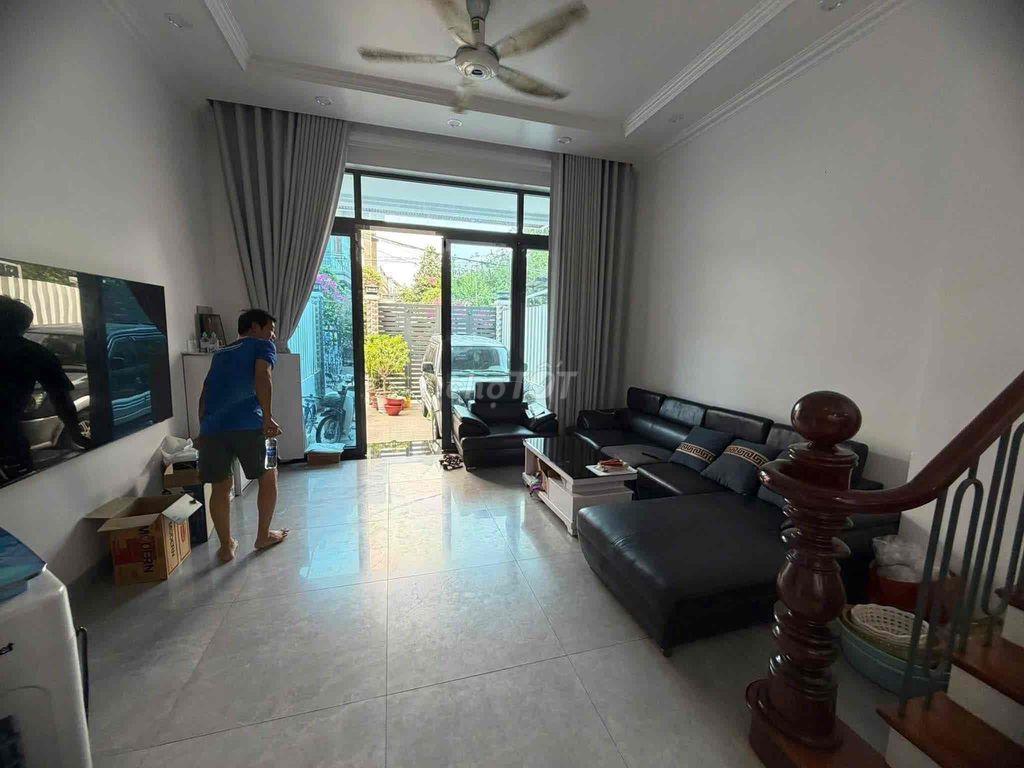 cần bán nhà