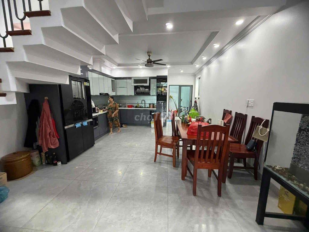 cần bán nhà