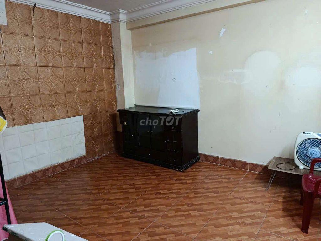 PHÒNG HOÀNG HOA THÁM WC RIÊNG TẦNG 1