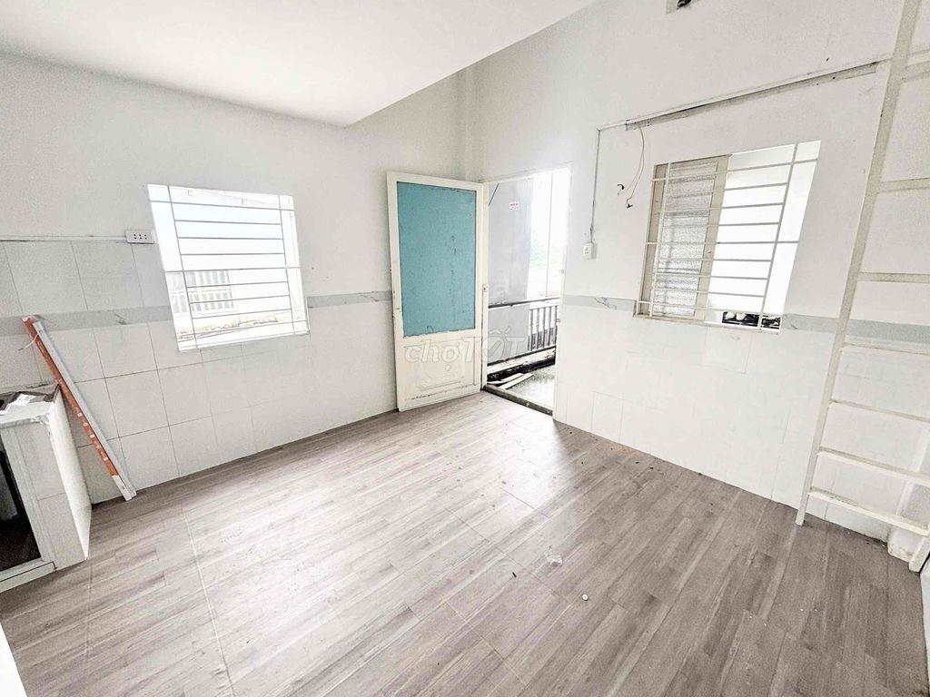 Phòng duplex rộng, thoáng, rẻ nhứt khu D2