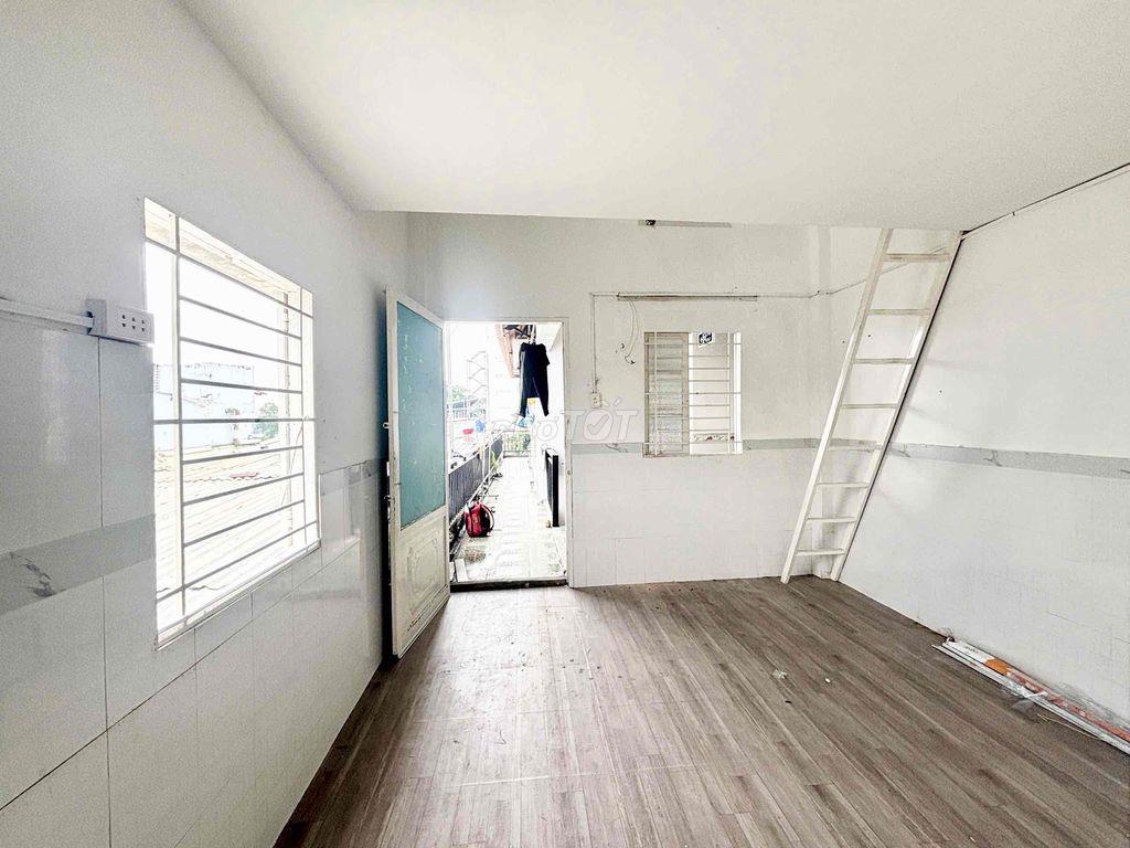 Phòng duplex rộng, thoáng, rẻ nhứt khu D2