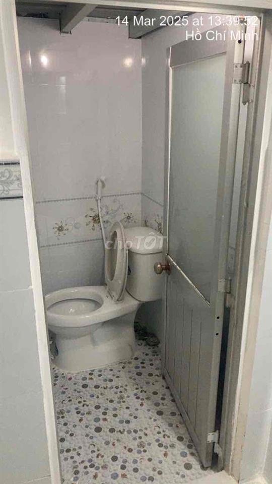phòng có gác bếp WC riềng không chung chủ giờ tự do. Gần KCX Tân Thuận