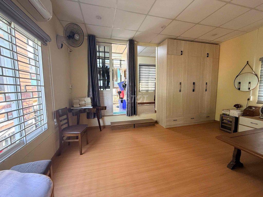 bán nhà gác lững 2 mặt tiền 313 nguyễn hoàng