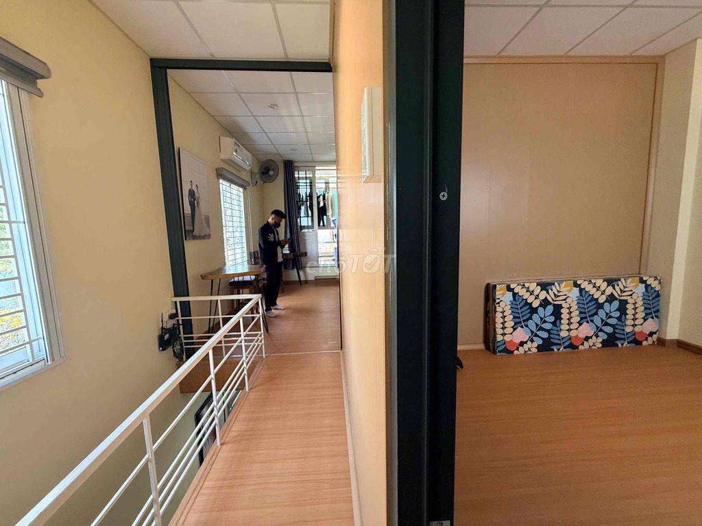 bán nhà gác lững 2 mặt tiền 313 nguyễn hoàng