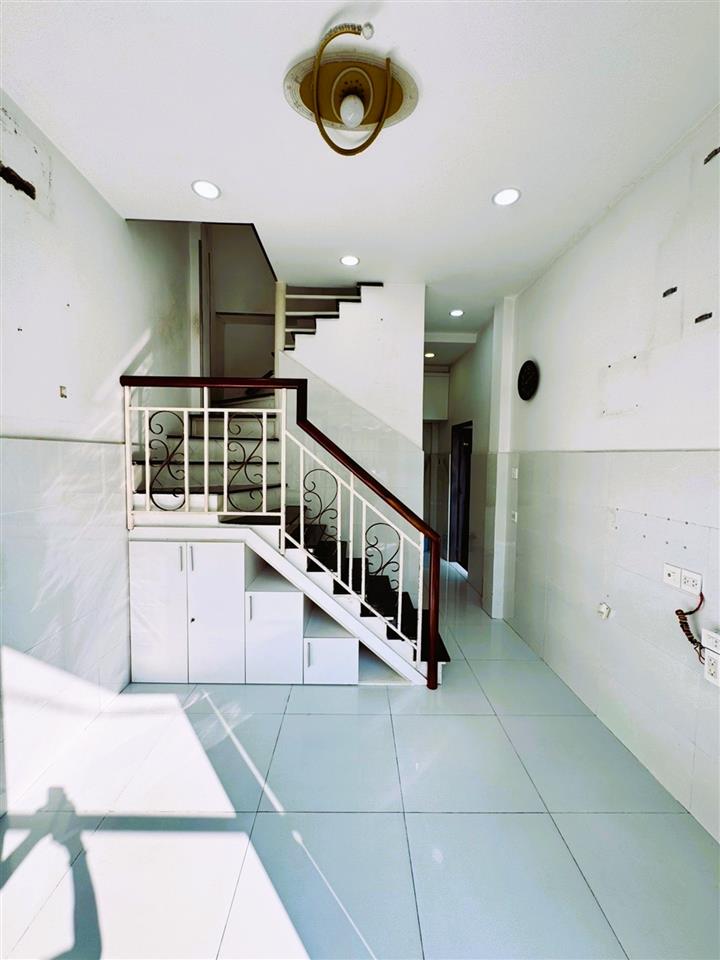 Bán nhà căn góc HXH 226 Nguyễn Văn Lượng P17 Gò Vấp 21m2 2PN giá 2.6tỷ