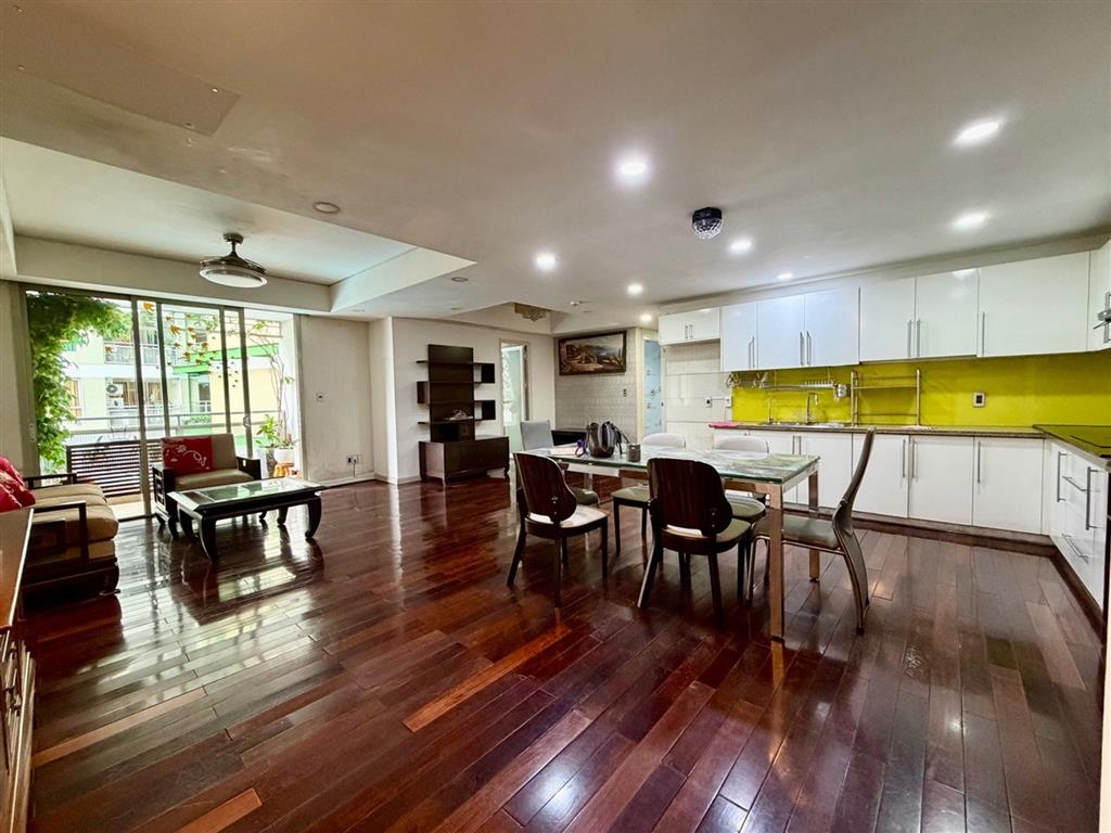 Bán căn hộ 4PN Botanic Phú Nhuận 147m2 view hồ bơi giá 12tỷ thương lượng