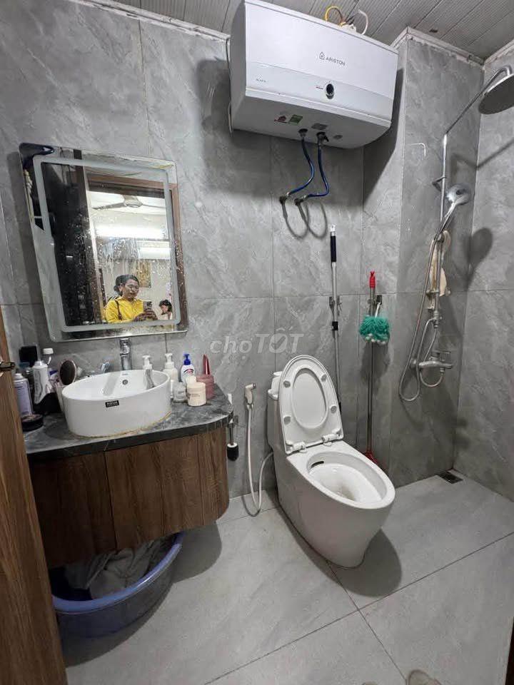 Cao ốc Phú Nhuận cho thuê căn 2PN, đầy đủ nội thất giá thuê chỉ 13tr