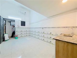 q6 - lội bộ qua đh Mở - cách Q5 chưa đến 5p đi xe