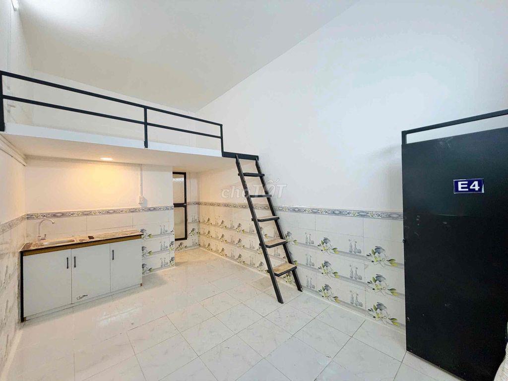 q6 - lội bộ qua đh Mở - cách Q5 chưa đến 5p đi xe
