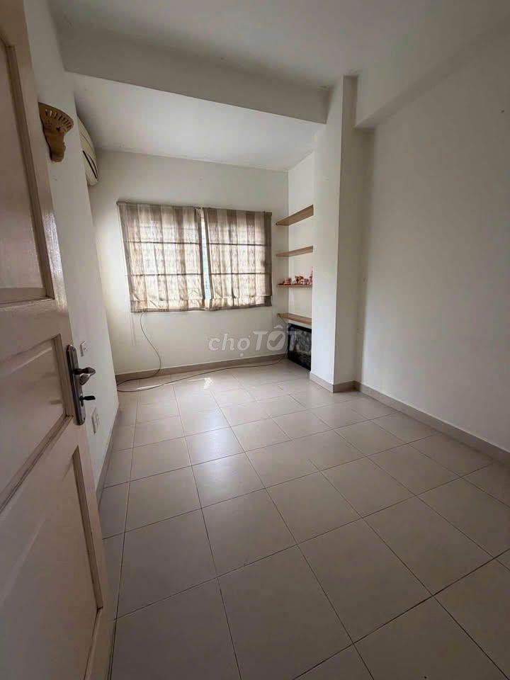 Chung Cư Võ Thị Sáu Quận 3, Ko nội thất thang bộ 1PN Giá thuê 10 tr/th