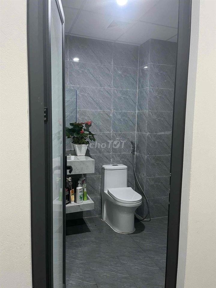 Chính chủ cần bán gấp căn chung cư 37,5m full đồ giá chỉ 1,2 tỉ.