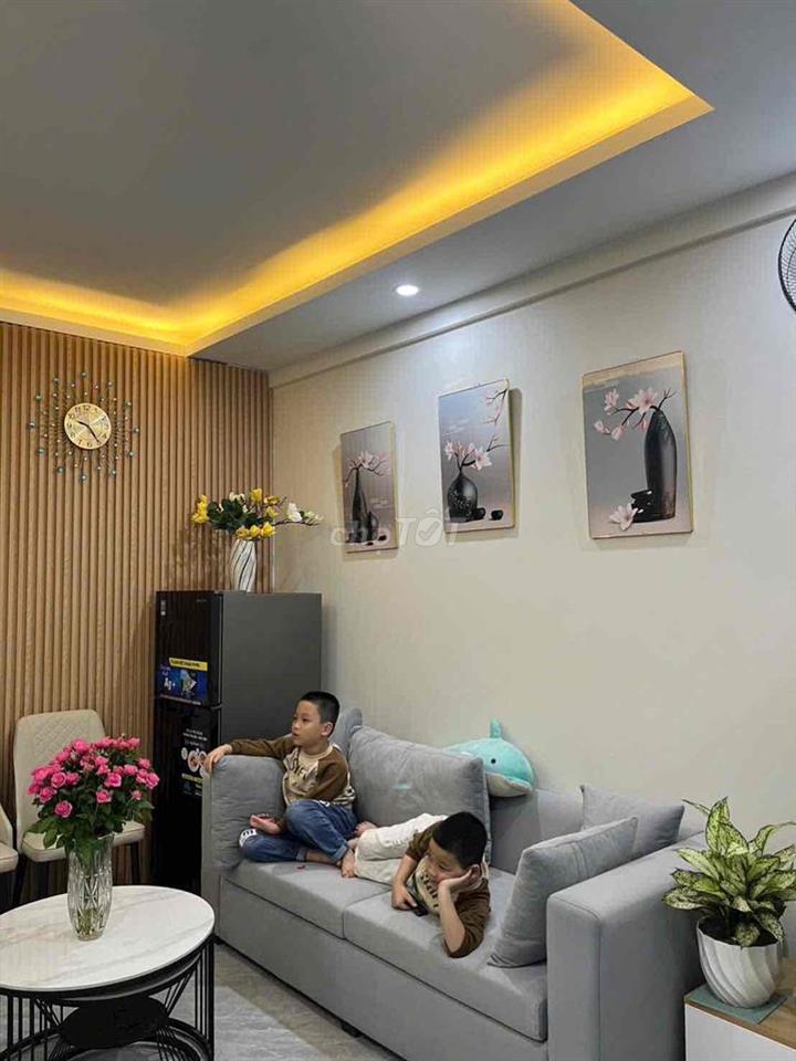 Chính chủ cần bán gấp căn chung cư 37,5m full đồ giá chỉ 1,2 tỉ.
