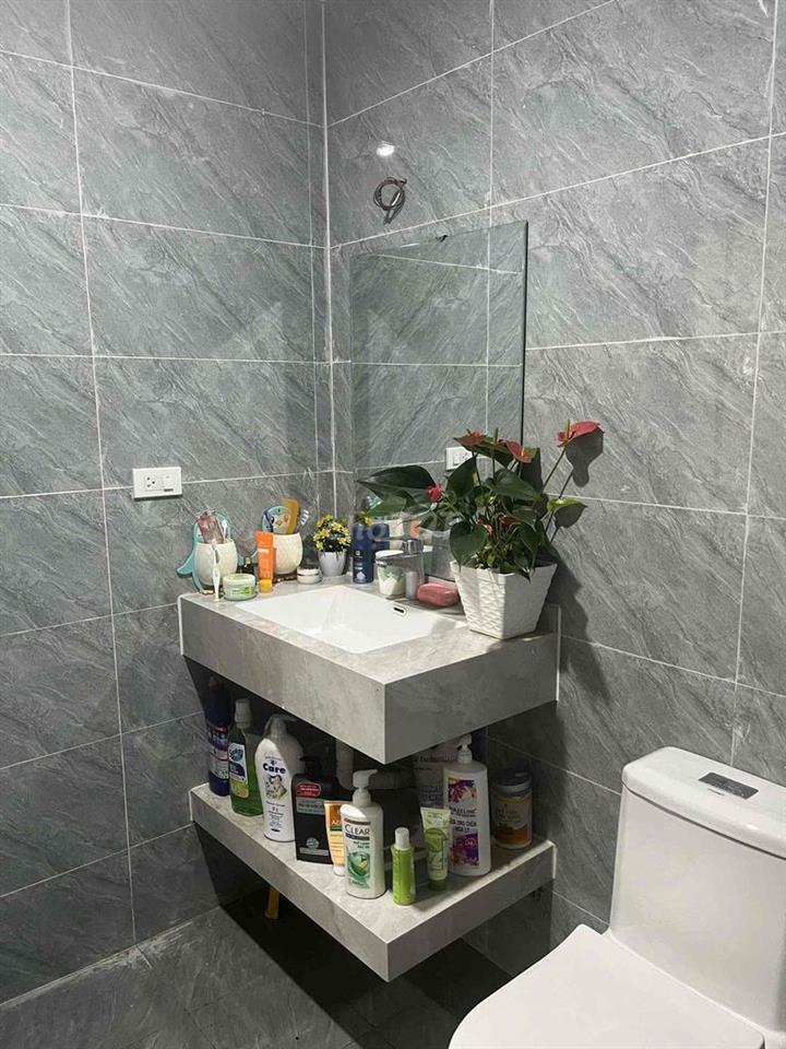 Chính chủ cần bán gấp căn chung cư 37,5m full đồ giá chỉ 1,2 tỉ.