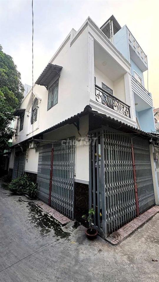 dg số 4 tên lửa 5,5 TL ngang 11m rộng 3m5 gốc 2 mặt tiền nhà mới 