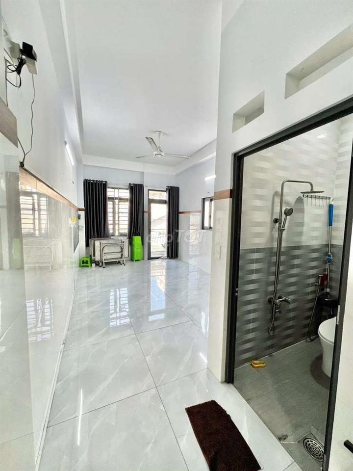 minh phụng 5 tầng hẻm xe hơi Q6
ngang 3m5 dài 10m nở 4m
