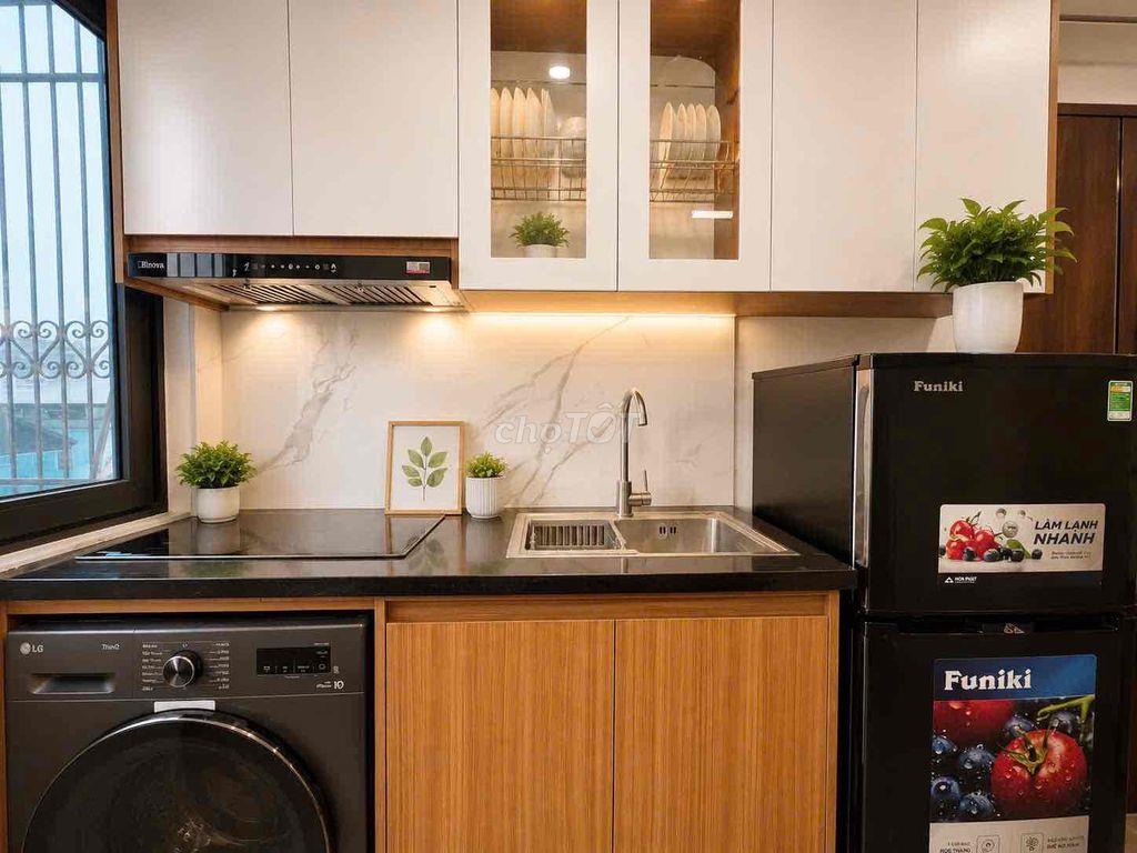 Phòng mới full nội thất gần Cao đẳng FPT đường Phú Diễn