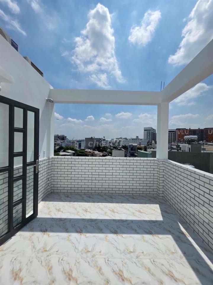 🔥 NHÀ MỚI 5 TẦNG – THANG MÁY – HXH QUAY ĐẦU – SAU LƯNG EMART PHAN VĂN