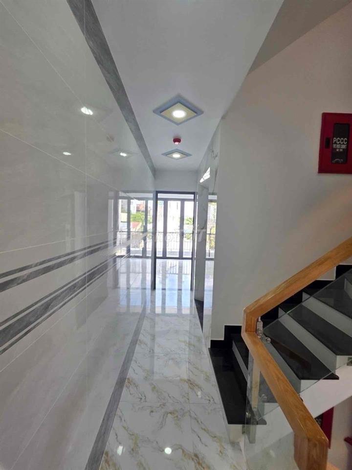 🔥 NHÀ MỚI 5 TẦNG – THANG MÁY – HXH QUAY ĐẦU – SAU LƯNG EMART PHAN VĂN