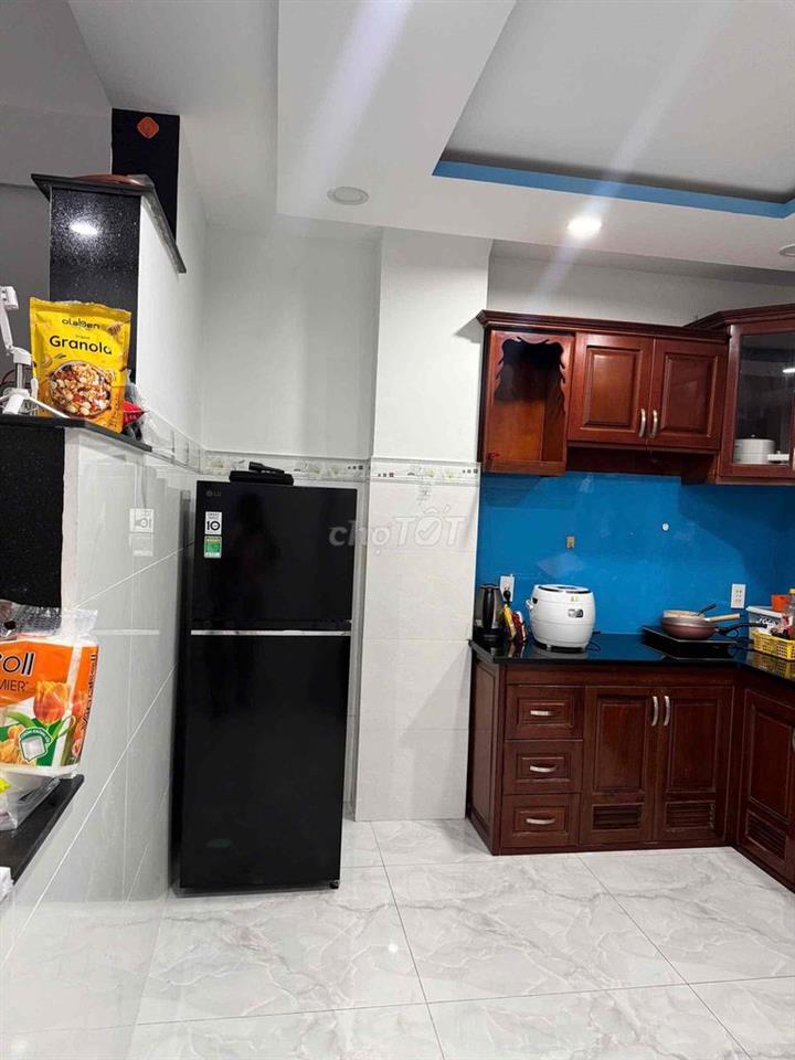cần tìm nữ chia phòng