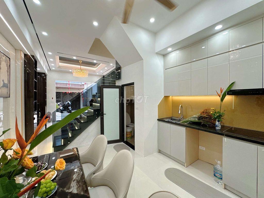 Nhà Mới Đẹp ôtô nhỏ đỗ cửa full nội thất chỉ việc kéo vali đến ở