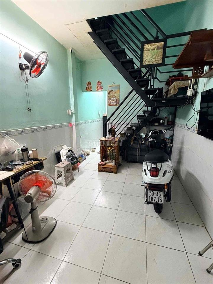 chính chủ cần bán căn nhỏ nhỏ đường TL29 quận 12 gần chợ cầu đồng