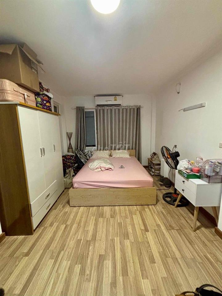 nhượng phòng studio ngõ 6 Quần Ngựa