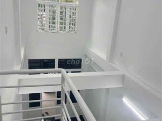 Mat tiền đường quận 6 view sông ( 4 tỷ 999 ) ngang 3m2 dài 12m hiện tr