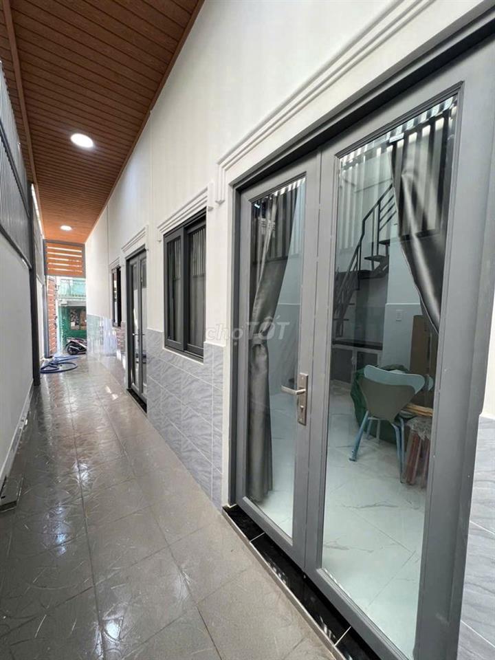 Nhà nguyên căn mới đẹp chỉ 7tr, có ban công