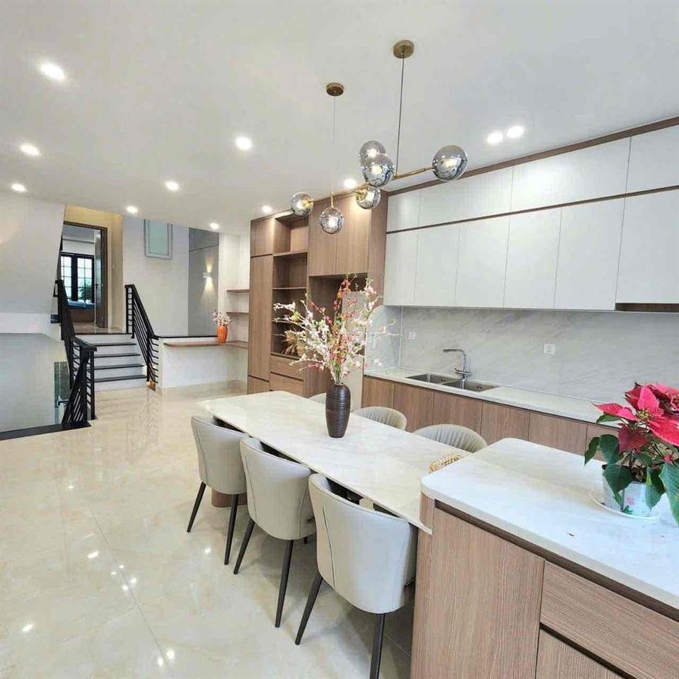 TÔI CẦN BÁN NHÀ HOÀ HƯNG,QUẬN 10-GIÁ:6.36TỶ/77.4M2 (4.3x18M) SỔ SẴN