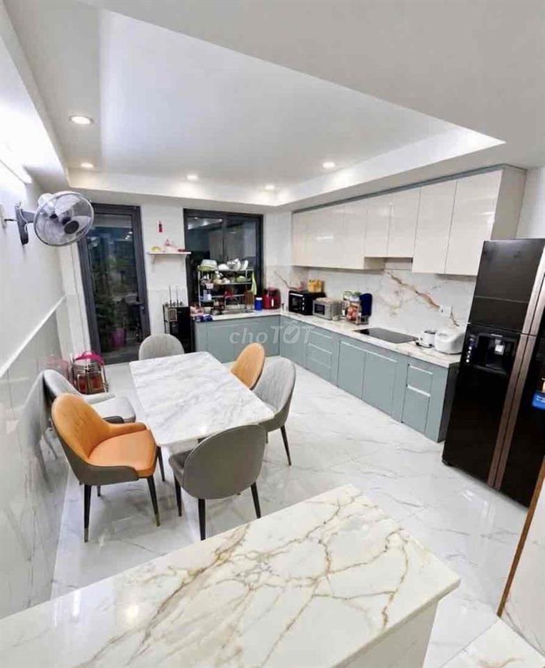 TÔI CẦN BÁN NHÀ CÁCH MẠNG THÁNG TÁM,QUẬN3-GIÁ:4.89TỶ/67.5M2 (5x13.5M)