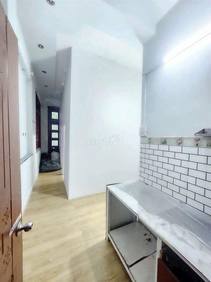Phòng 30m2 gồm 2pn riêng có bếp full nội thất