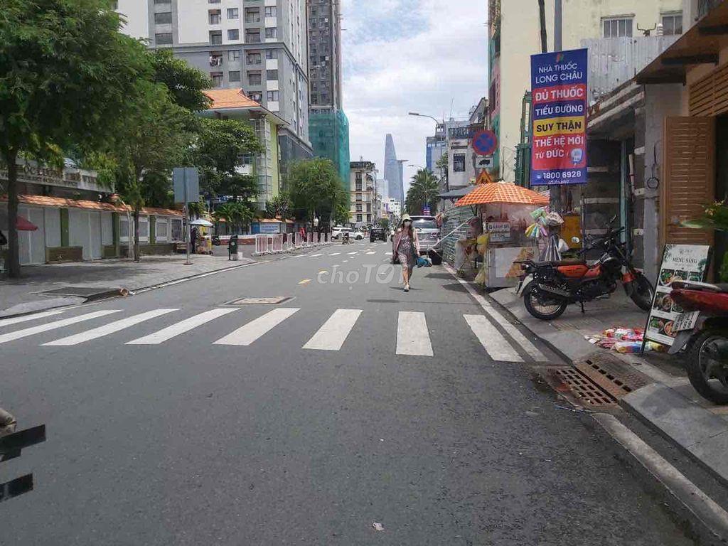 Cho thuê nhà góc 2 mặt tiền quận1