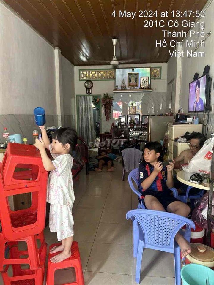 cần bán nhà