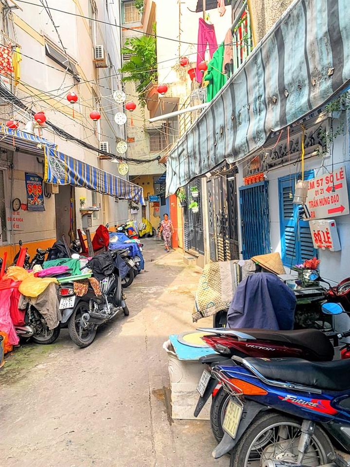 Bán nhà bùi viện quận 1
