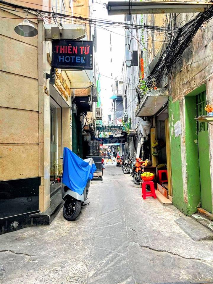 Bán nhà bùi viện quận 1