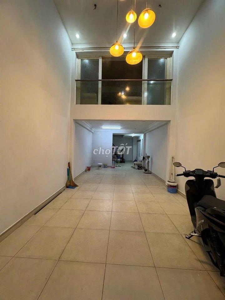 CHO THUÊ MT 497 LẠC LONG QUÂN, Q11 – TRỆT LỬNG 2 LẦU – 30 TRIỆU