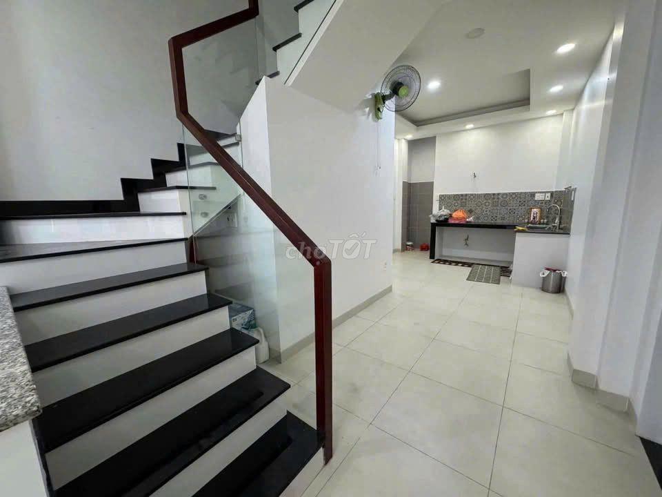 CHO THUÊ NHÀ 107/32 ĐIỆN BIÊN PHỦ, Q10 – 5PN – 20 TRIỆU