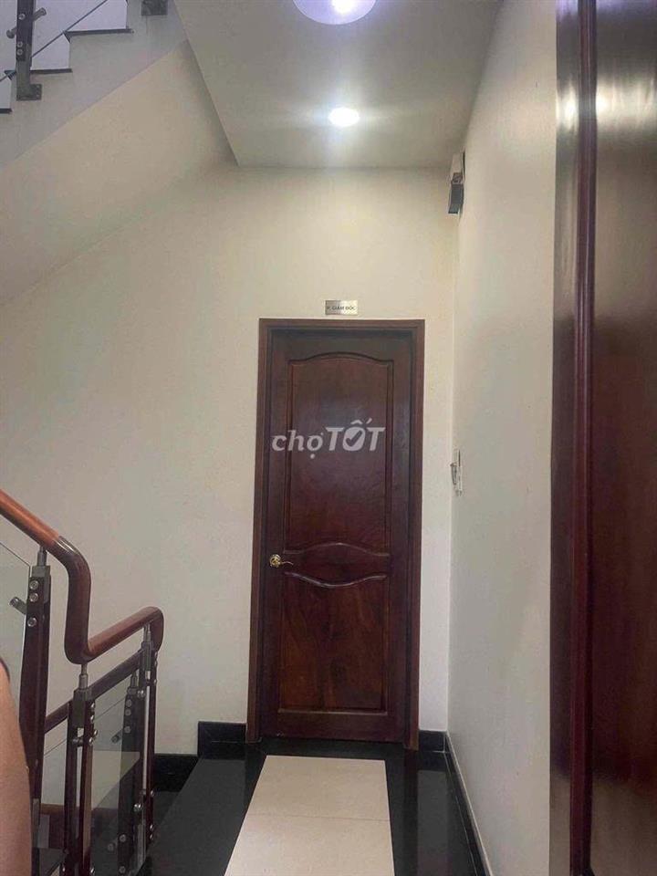 CHO THUÊ NHÀ 45 HẺM 285 CMT8, Q10 – 4X17M, 3 LẦU – 20 TRIỆU