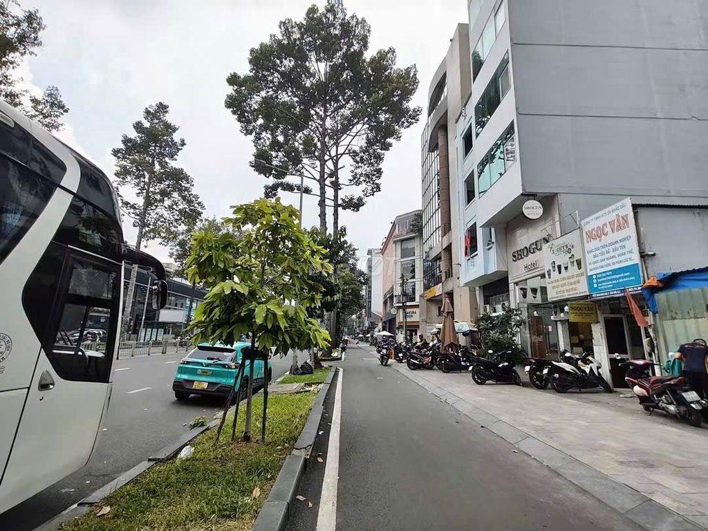 CHO THUÊ MẶT TIỀN 451 TRẦN HƯNG ĐẠO, Q1 – HẦM, 3 LẦU – 40 TRIỆU