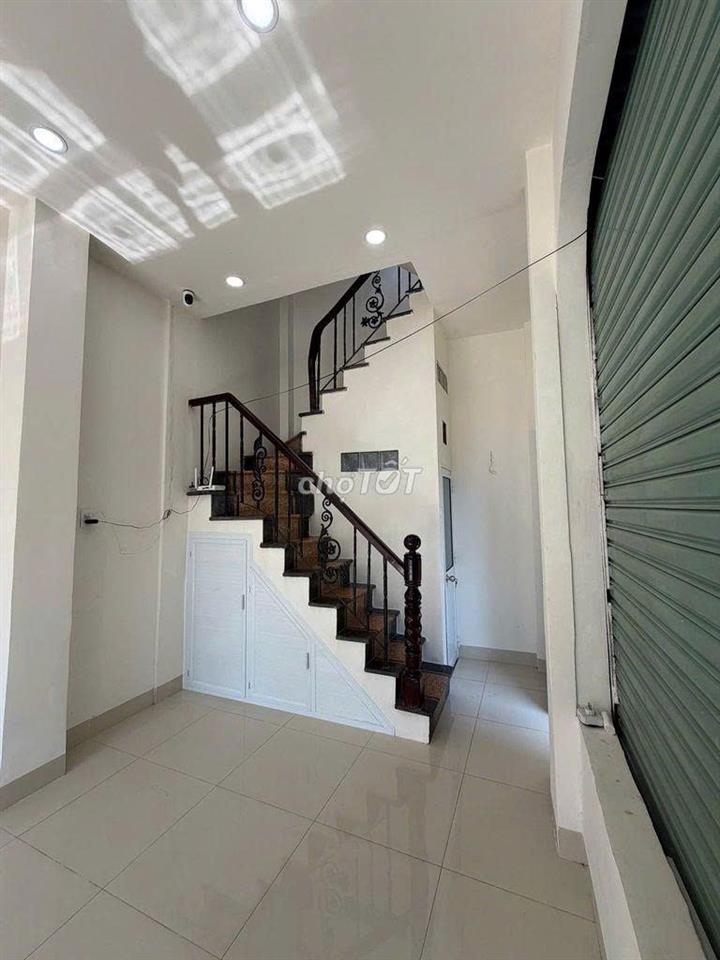 CHO THUÊ 2MT 8A–8B NGUYỄN ĐÌNH CHIỂU, Q1 – 4 LẦU 25 TRIỆU