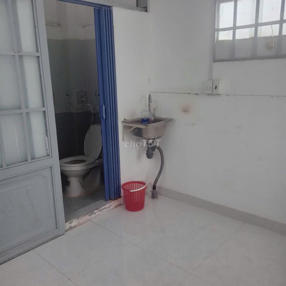 Phòng trọ lầu 2 giá mềm Quận 3