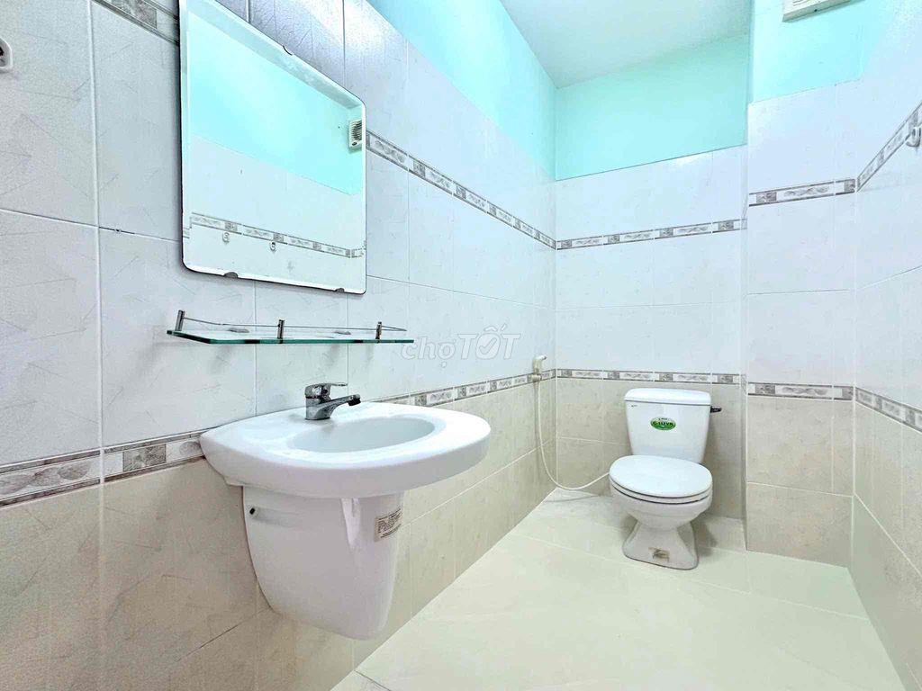 trọ rộng rãi có máy lạnh cửa sổ