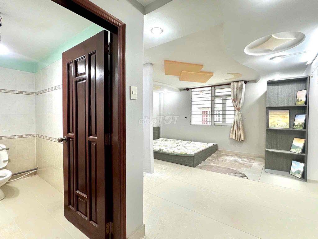 trọ rộng rãi có máy lạnh cửa sổ