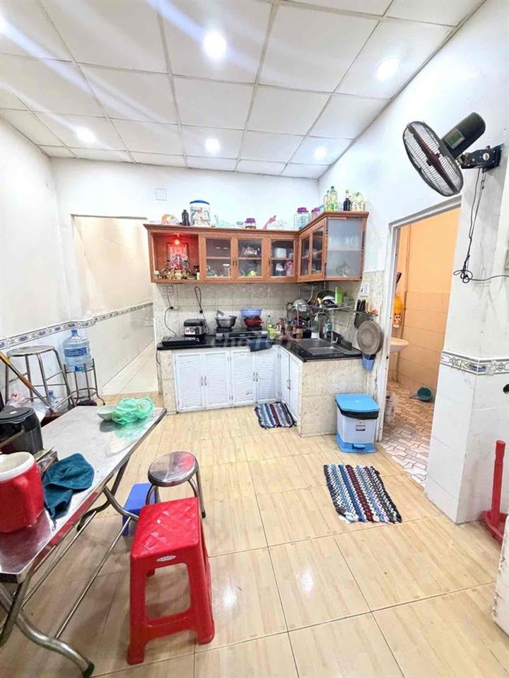 • Chủ ngộp Bank cắt lỗ! Nhà nở hậu 76m² sát MT Lũy Bán Bích, chỉ 6.x t