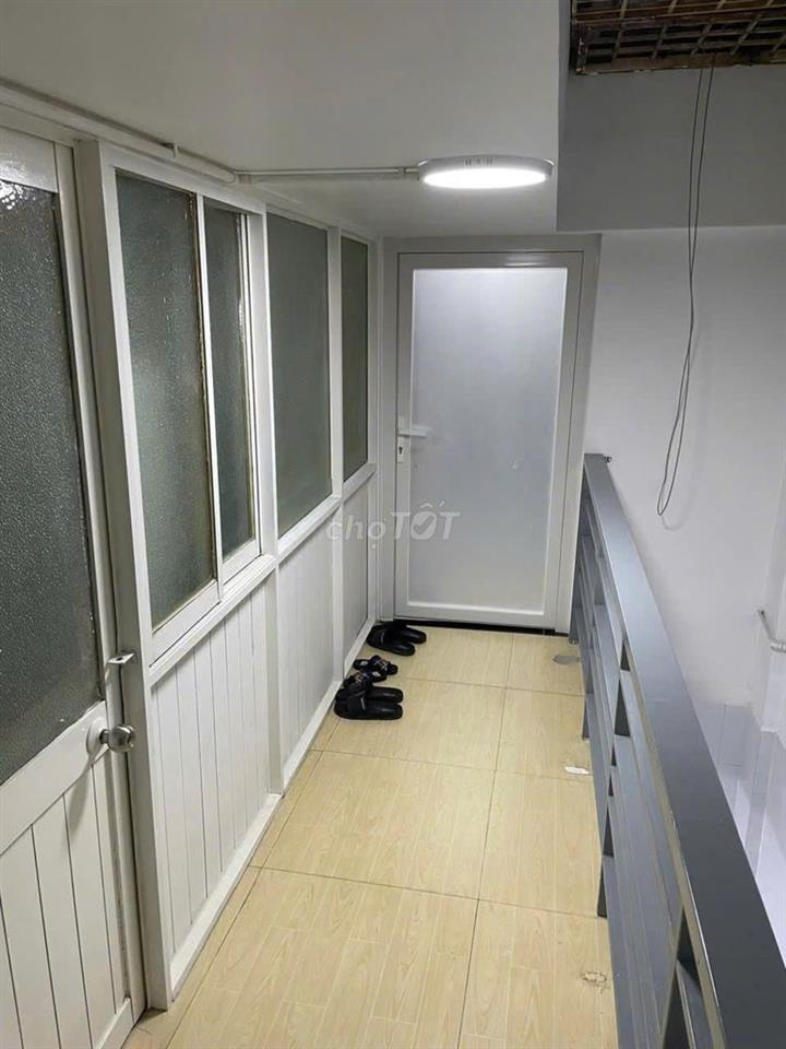 Bán căn hộ tầng trệt mặt tiền đường Đồng Đen, chung cư Bàu Cát 1