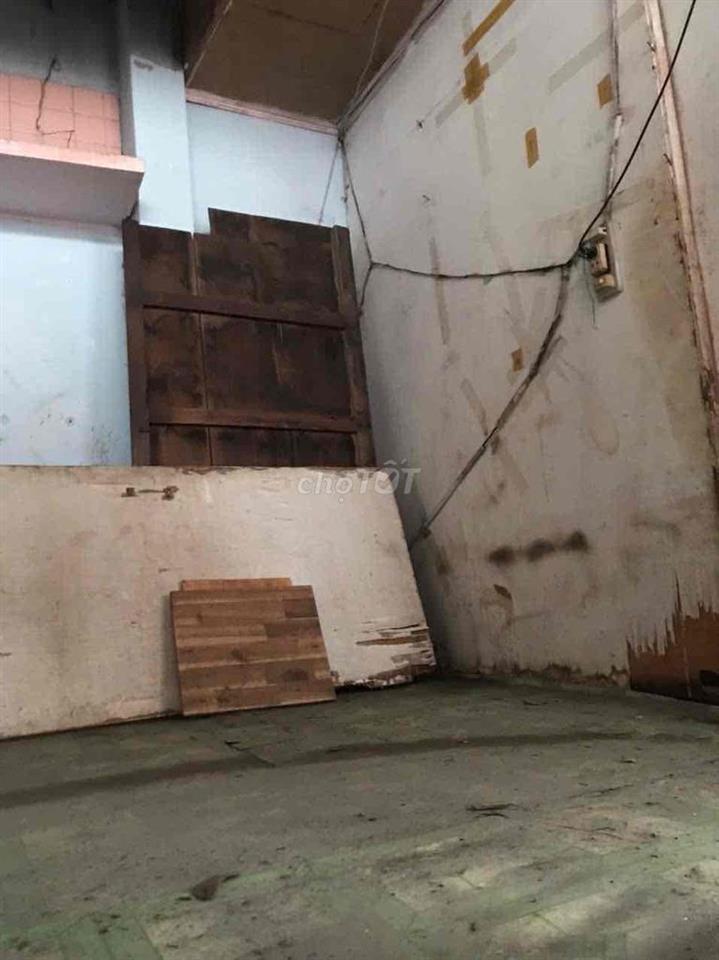 Nhà ở Tân Bình, lạc long quân